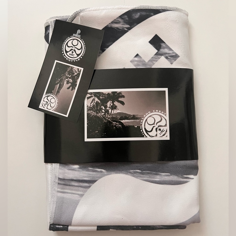 Hawaiian Island Creations Microfiber Beach Towel